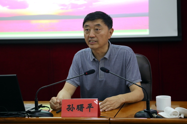 花园,第五元素居民学校等典型现场,听取了工业园区教育局权俊良处长