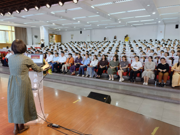 传承常州三杰革命精神共筑伟大中国梦武进区湖塘镇聚湖社区刘海粟小学